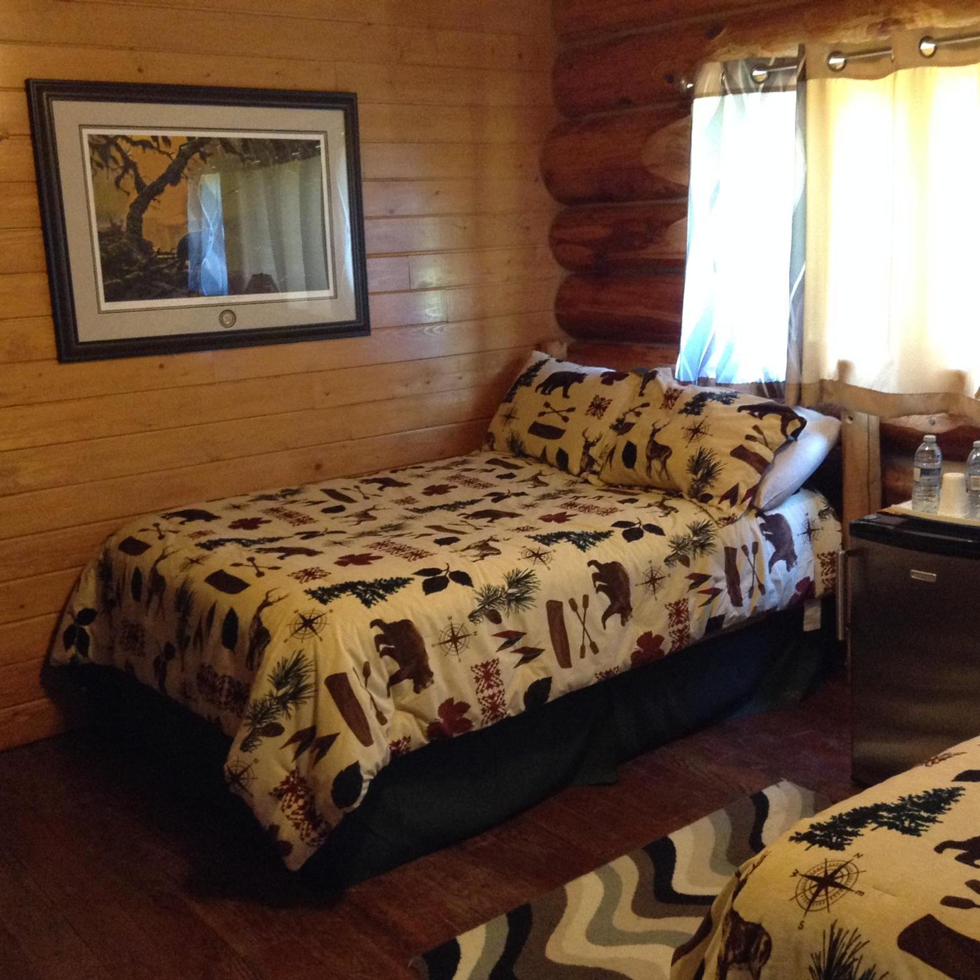 Summit River Lodge & Campsites Valemount Habitación foto